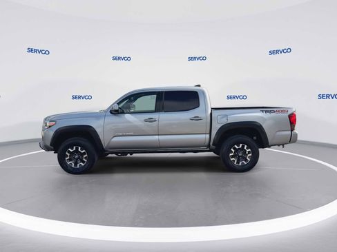 Used 2018 Toyota Tacoma TRD Off-Road AWD/4WD image 5