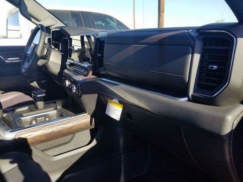 New 2026 GMC Sierra 1500 SLT AWD/4WD image 13