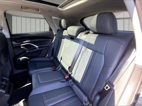 Used 2025 Audi Q5 Premium w/ Convenience Package AWD/4WD image 22