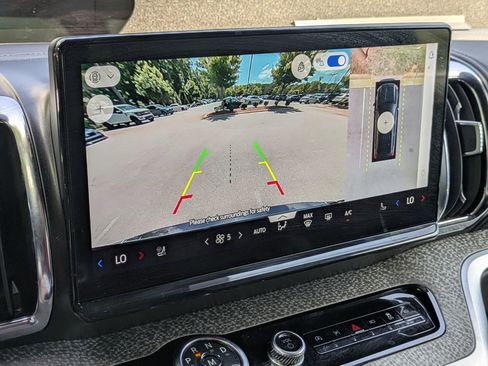 Used 2025 Ford Expedition Tremor AWD/4WD image 22