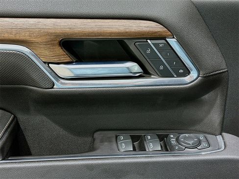 Used 2024 Chevrolet Silverado 3500 High Country w/ High Country Premium Package image 18