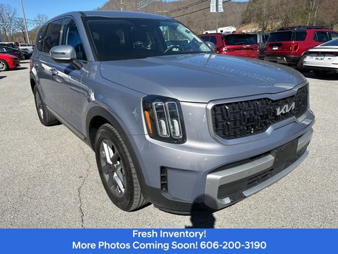 Used 2023 Kia Telluride LX AWD/4WD image 7