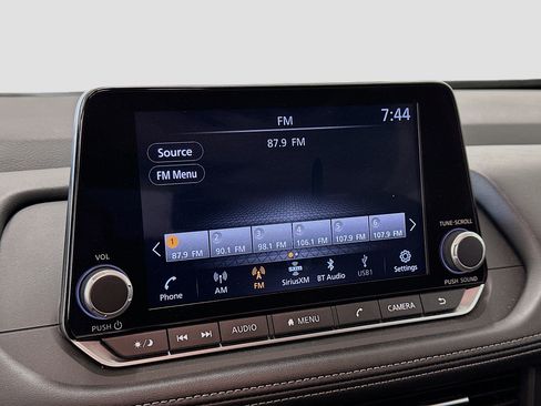 Used 2025 Nissan Rogue SV AWD/4WD image 21