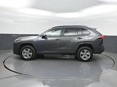 Used 2025 Toyota RAV4 XLE AWD/4WD image 2