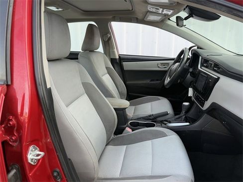 Used 2017 Toyota Corolla LE w/ LE Premium Package w/Moonroof image 27