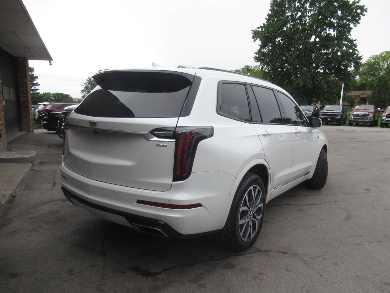 Used 2022 Cadillac XT6 Sport w/ Technology Package AWD/4WD image 4