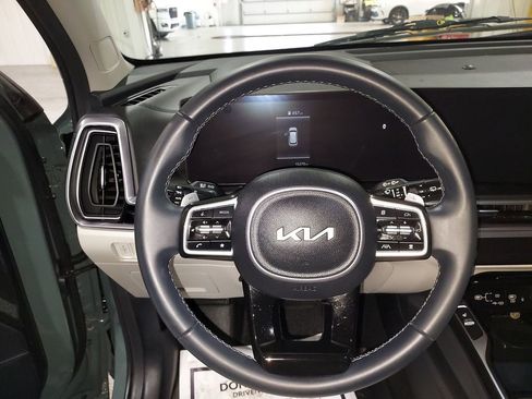 Used 2025 Kia Sorento EX w/ EX Panoramic Sunroof Package image 20