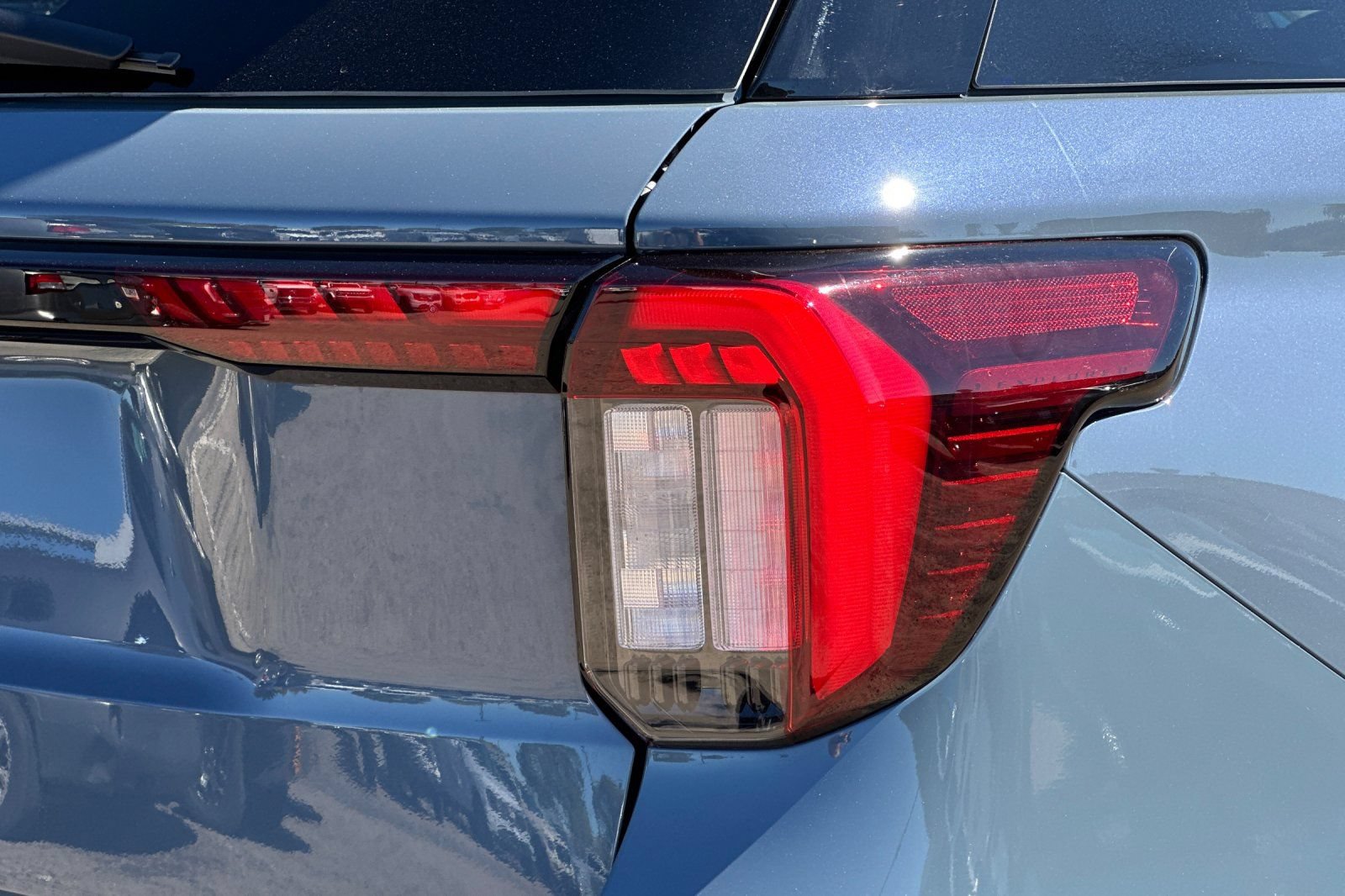 New 2025 Ford Explorer ST-Line RWD image 27