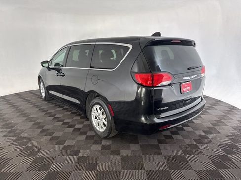 Used 2023 Chrysler Voyager LX FWD image 7