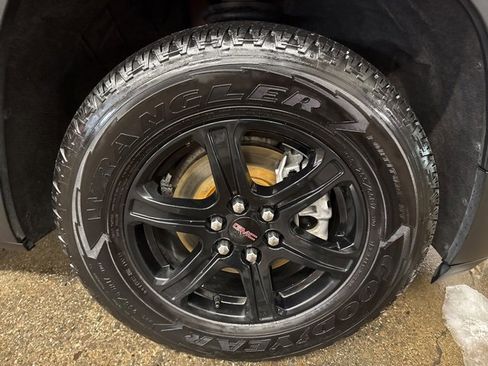 Used 2021 GMC Acadia AT4 w/ Trailering Package image 9