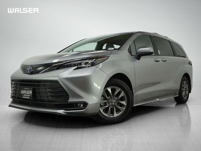 Used 2025 Toyota Sienna XLE