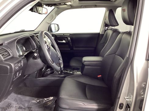 Used 2021 Toyota 4Runner TRD Off-Road Premium w/ Moonroof Package AWD/4WD image 17