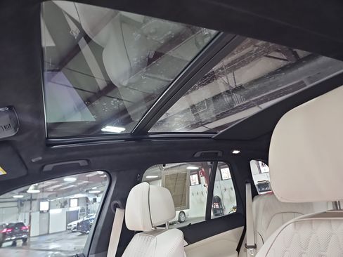 Used 2025 BMW X5 xDrive40i w/ M Sport Package image 31