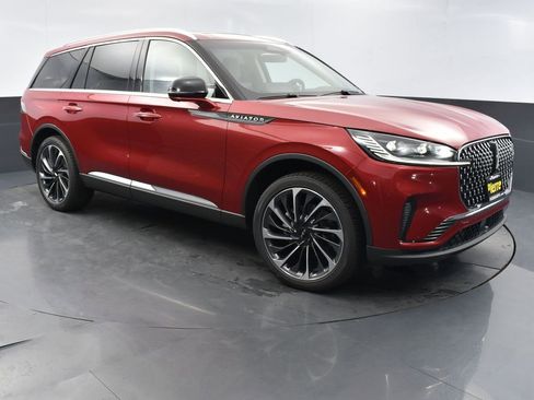 New 2025 Lincoln Aviator Reserve w/ Equipment Group 201A image 3