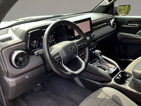 Used 2024 Chevrolet Colorado Z71 image 18