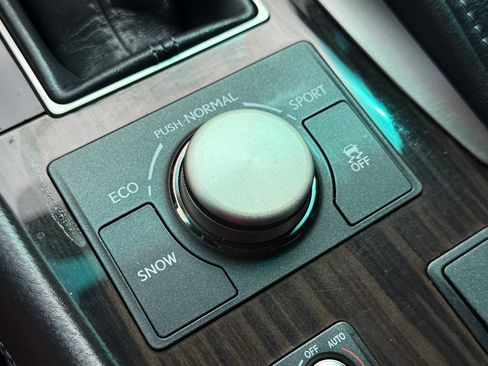 Used 2013 Lexus LS 460 w/ Comfort Pkg RWD image 27