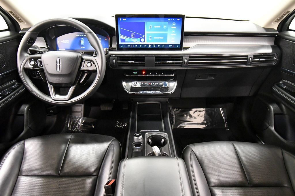 Used 2024 Lincoln Corsair AWD w/ Equipment Group 101A image 3