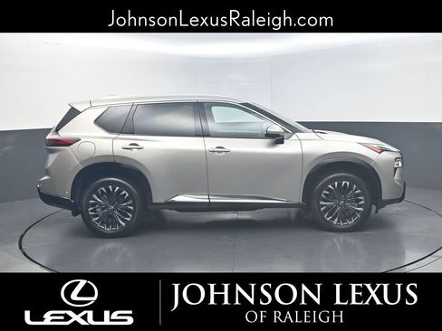 Used 2024 Nissan Rogue Platinum w/ Platinum Premium Package image 6