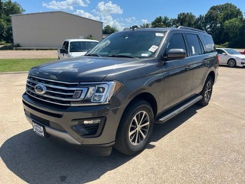Used 2021 Ford Expedition XLT RWD image 2