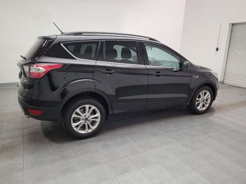 Used 2017 Ford Escape SE w/ Equipment Group 201A FWD image 10