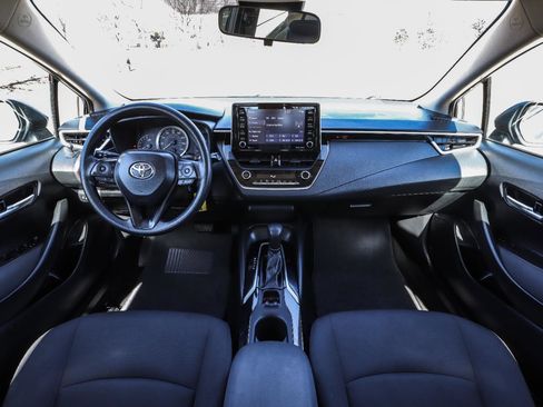 Used 2021 Toyota Corolla LE image 2