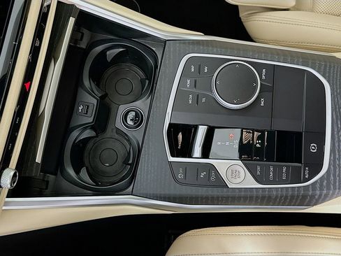 Used 2025 BMW 330i Sedan w/ M Sport Package image 17