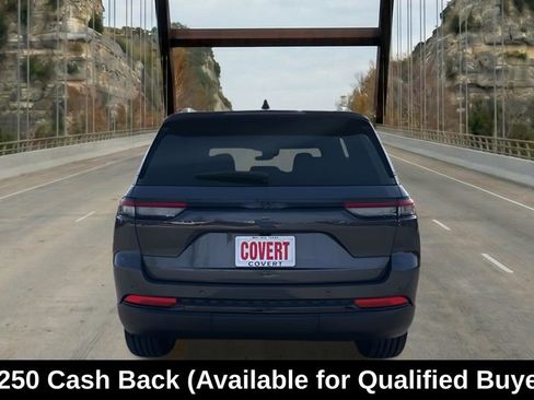 New 2025 Jeep Grand Cherokee Altitude RWD image 9