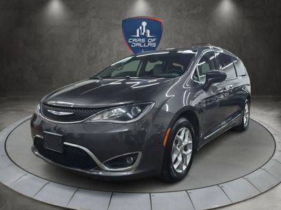 Used 2018 Chrysler Pacifica Touring-L w/ Tire & Wheel Group