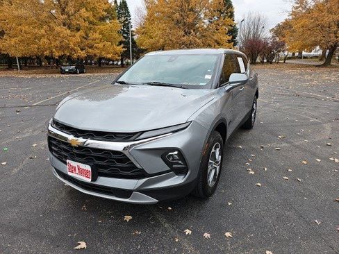 Used 2023 Chevrolet Blazer LT image 2