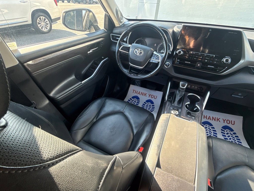 Used 2022 Toyota Highlander Limited AWD/4WD image 17