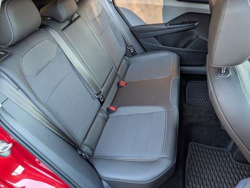 Used 2024 Volkswagen Taos SE w/ Panoramic Sunroof Package image 19