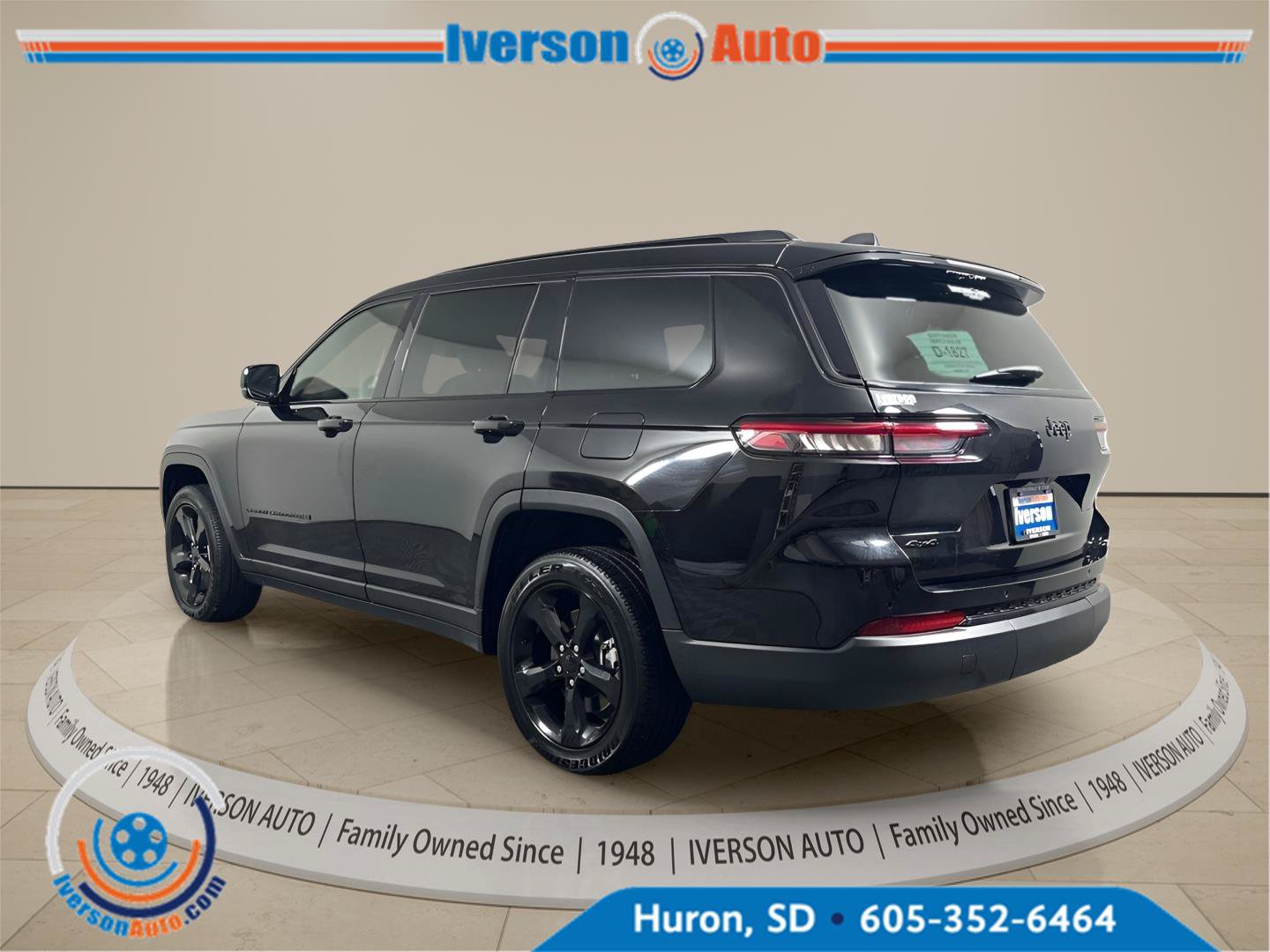 Used 2024 Jeep Grand Cherokee L Altitude AWD/4WD image 9