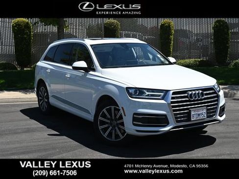 Used 2017 Audi Q7 2.0T Premium Plus w/ Premium Plus Package AWD/4WD image 1