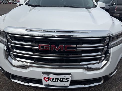 Used 2023 GMC Acadia SLE image 11