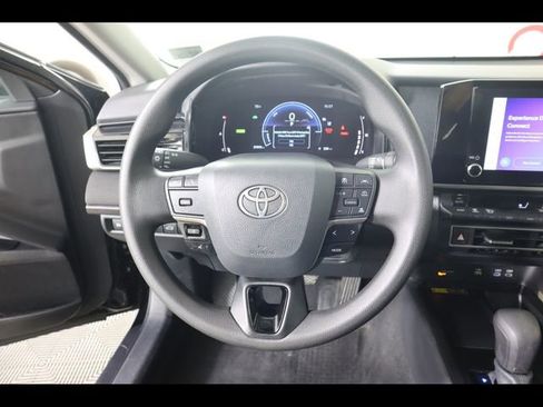 Used 2025 Toyota Camry LE image 23
