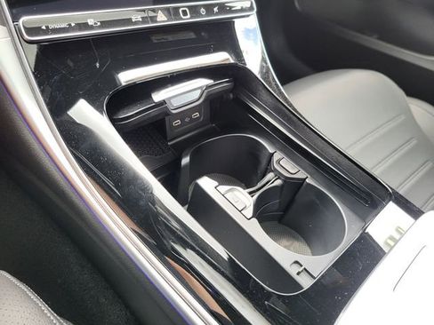 Used 2025 Mercedes-Benz C 300 4MATIC Sedan image 32