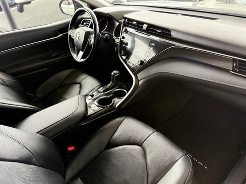Used 2019 Toyota Camry XSE FWD image 26