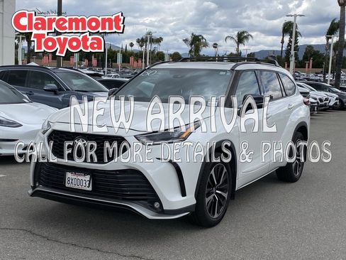 Used 2021 Toyota Highlander XSE FWD image 1