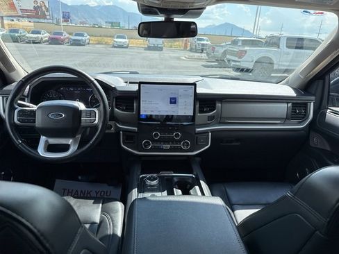 Used 2024 Ford Expedition XLT image 12