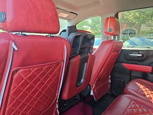 Used 2021 Chevrolet Silverado 2500 Custom w/ Custom Value Package image 12