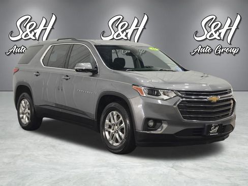 Used 2018 Chevrolet Traverse LT FWD image 2