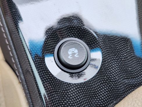 Used 2011 Chevrolet Corvette Grand Sport w/ Preferred Equipment Group image 23