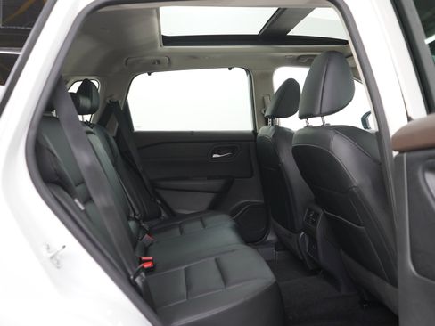 Used 2023 Nissan Rogue SV w/ SV Premium B Package AWD/4WD image 12