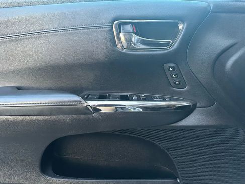 Used 2013 Toyota Avalon Limited image 7