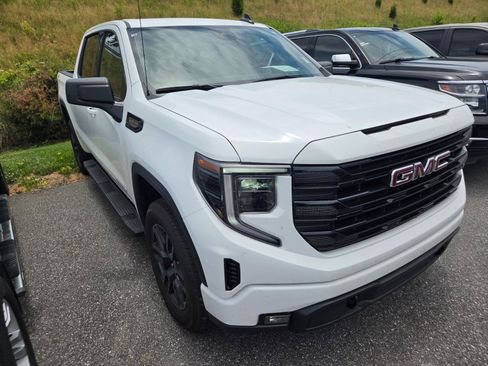 Used 2024 GMC Sierra 1500 Elevation AWD/4WD image 3