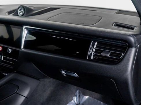 Used 2025 Porsche Macan Turbo AWD/4WD image 54