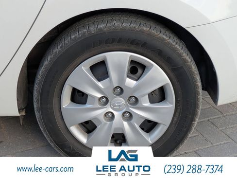 Used 2010 Hyundai Elantra SE w/ Popular Equipment Pkg 2 FWD image 10