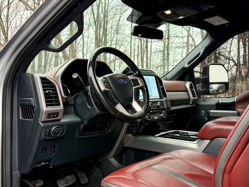 Certified 2022 Ford F350 Platinum w/ Tremor Off-Road Package image 15