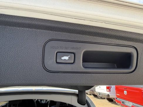 Used 2018 Honda Odyssey Elite image 37