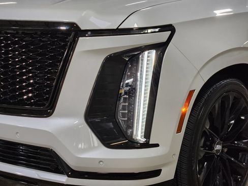 Used 2025 Cadillac Escalade Sport Platinum w/ LPO, ONYX Package AWD/4WD image 10